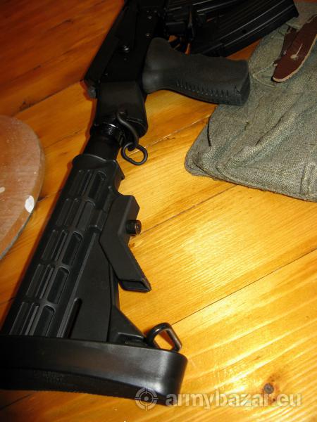 Karabinek AKM