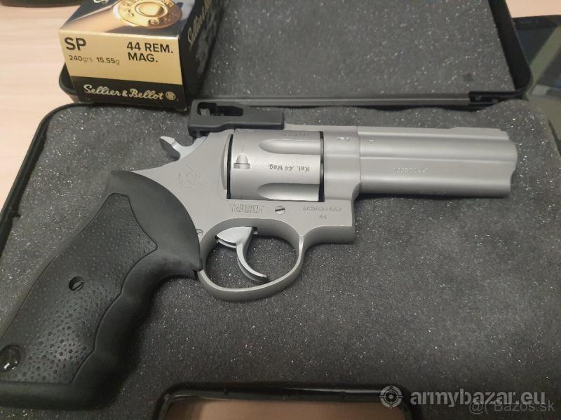 Revolver Taurus RT 044 caliber 44 magnum